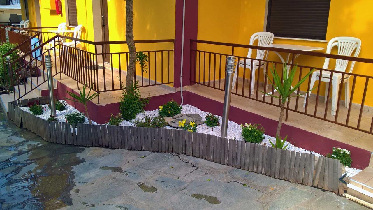 Villa Maria Apartments Polychrono Esterno foto