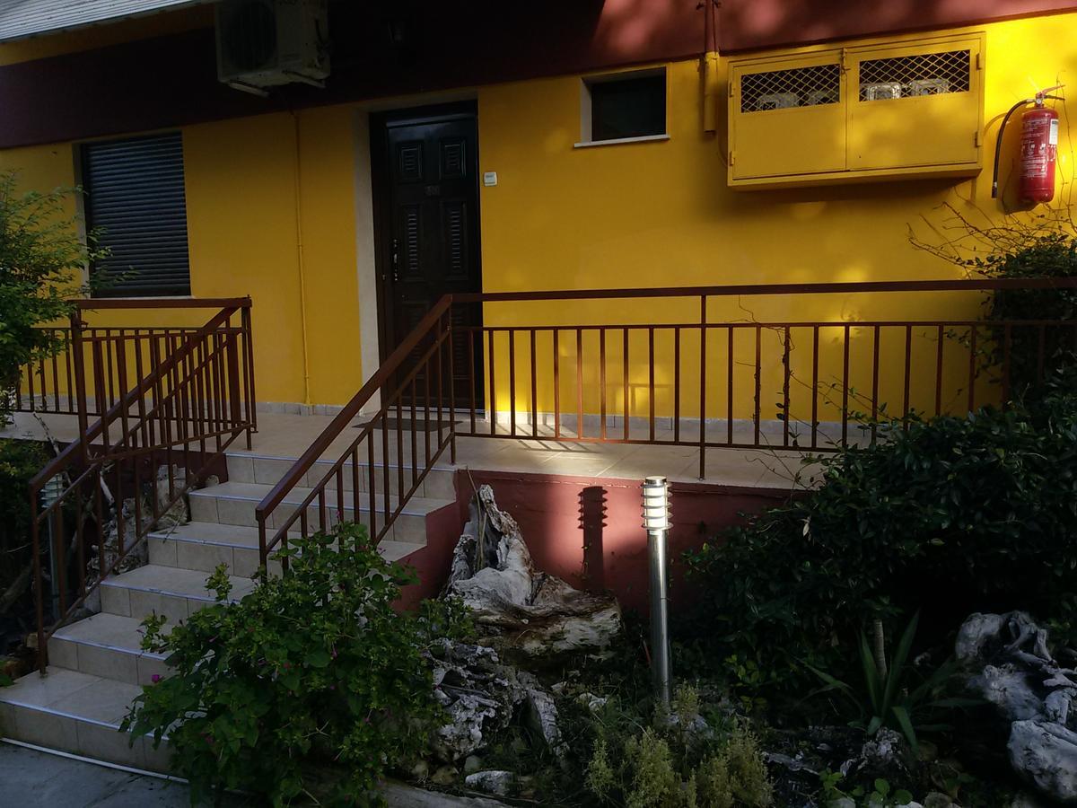 Villa Maria Apartments Polychrono Esterno foto