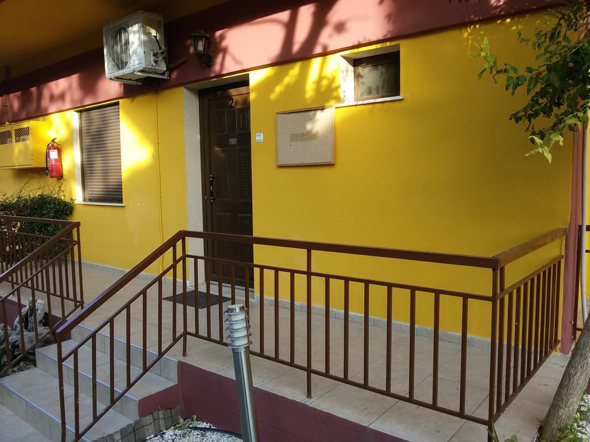Villa Maria Apartments Polychrono Esterno foto